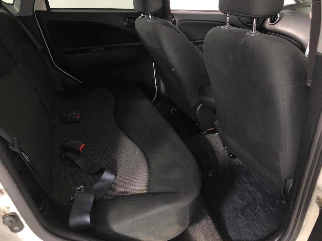 Photo '18' of Mitsubishi Colt