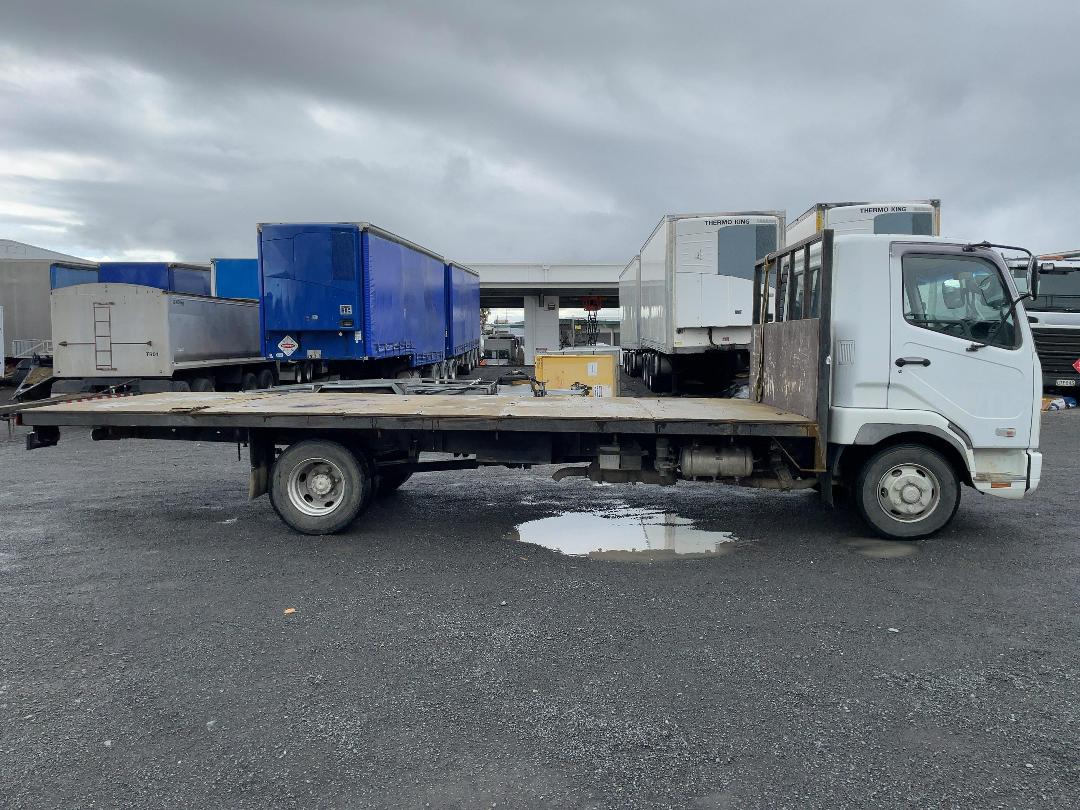 Photo '3' of Mitsubishi Fighter Flat Deck