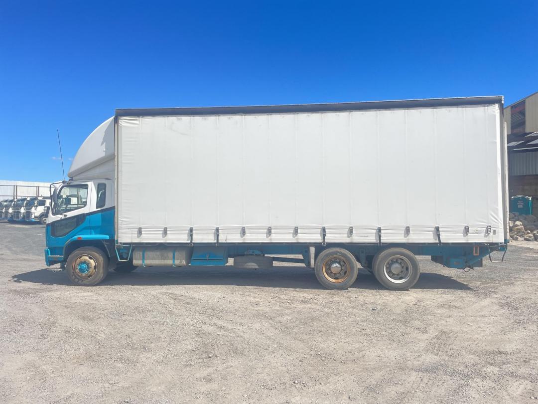 Photo '7' of Mitsubishi Fuso Fighter FU281U8 Curtainsider