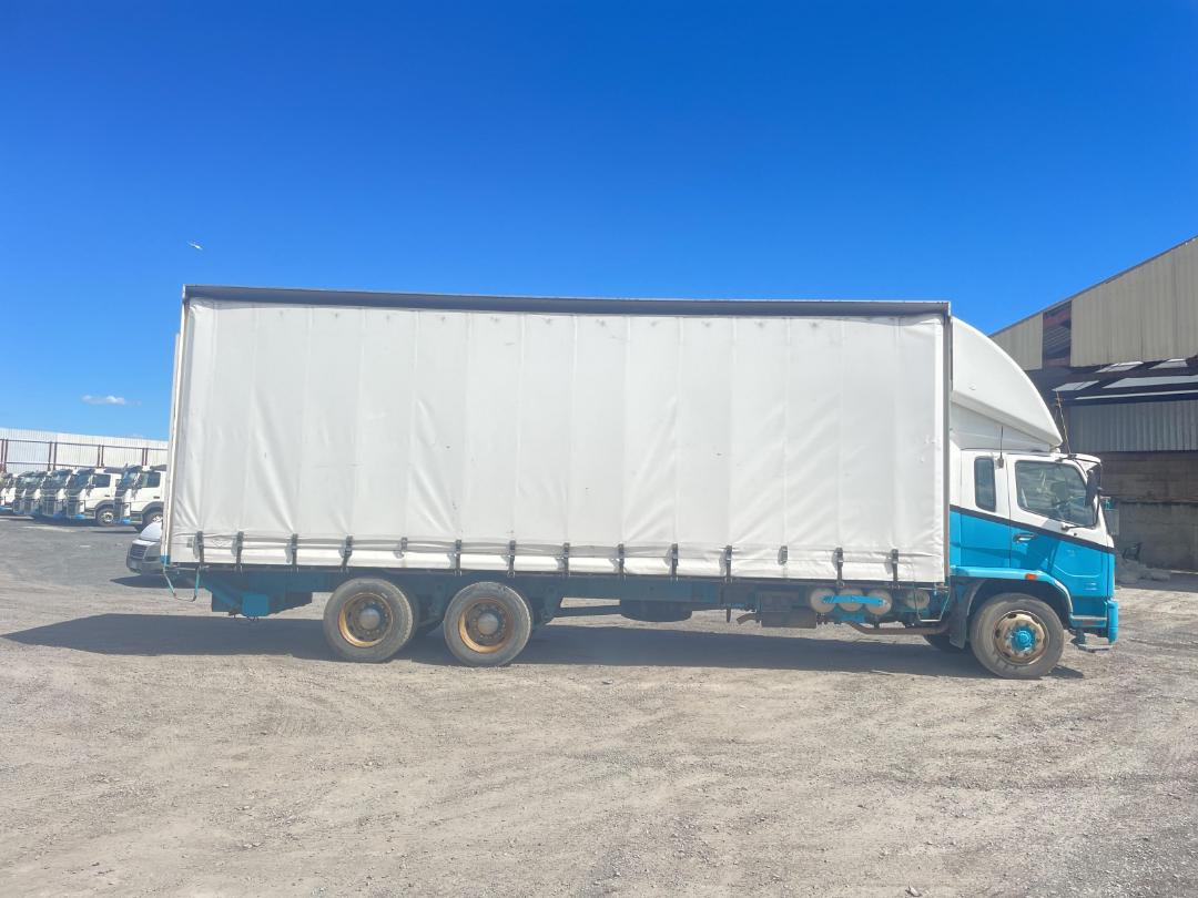 Photo '3' of Mitsubishi Fuso Fighter FU281U8 Curtainsider