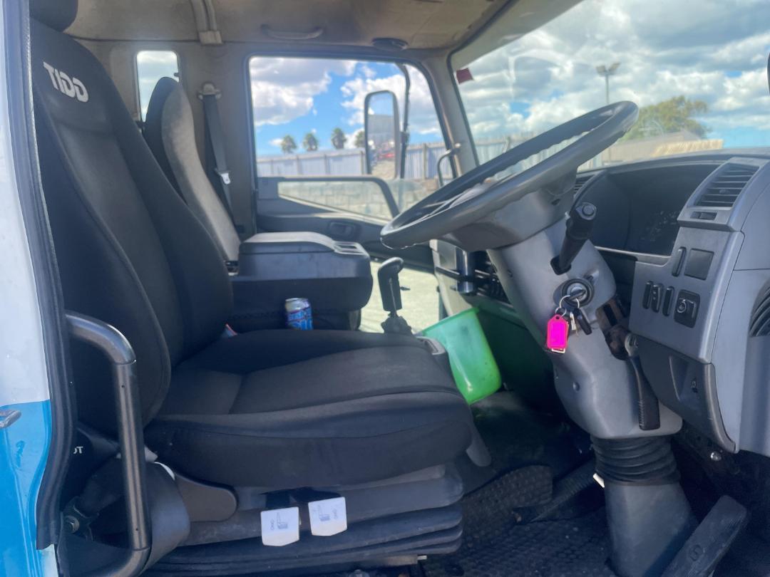 Photo '20' of Mitsubishi Fuso Fighter FU281U8 Curtainsider