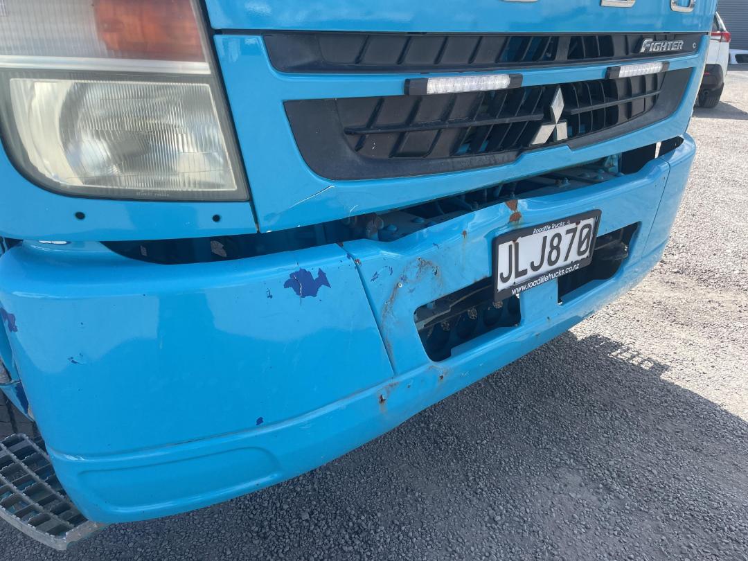 Photo '18' of Mitsubishi Fuso Fighter FU281U8 Curtainsider