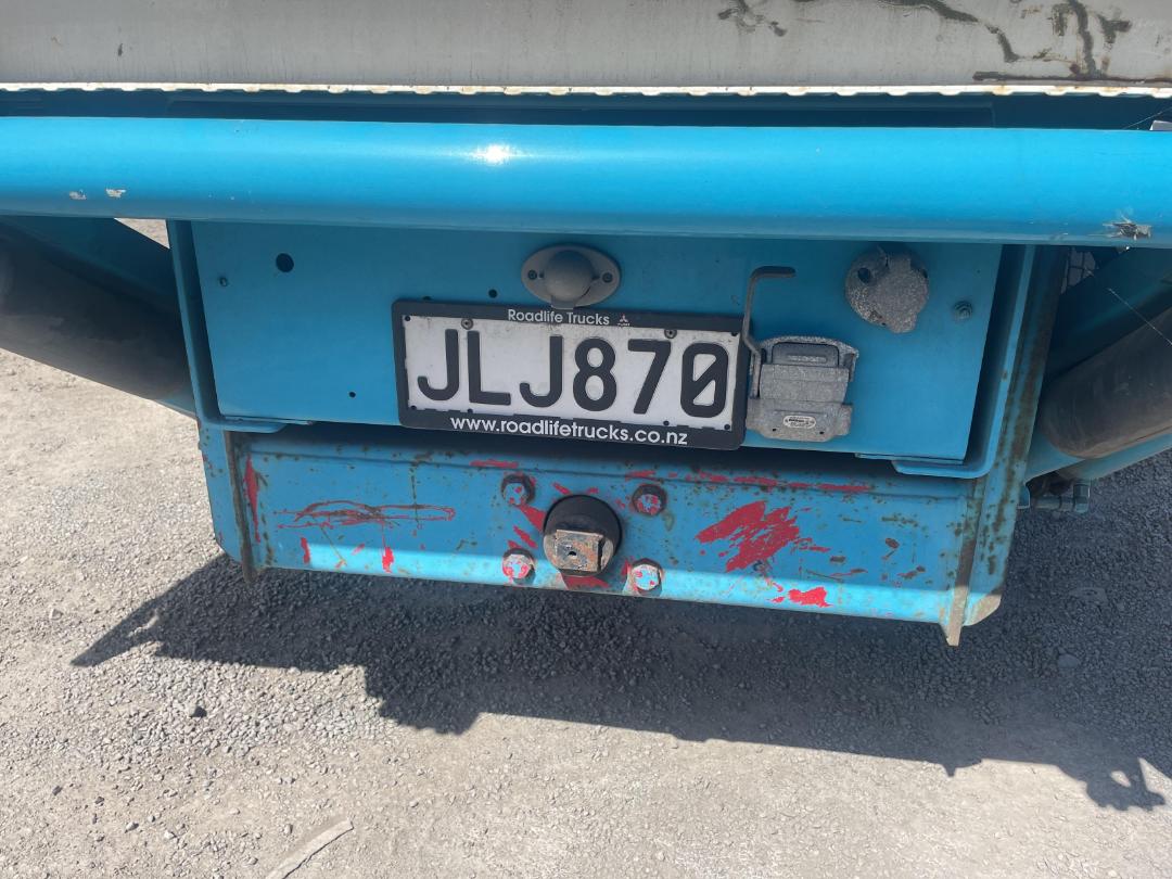 Photo '25' of Mitsubishi Fuso Fighter FU281U8 Curtainsider