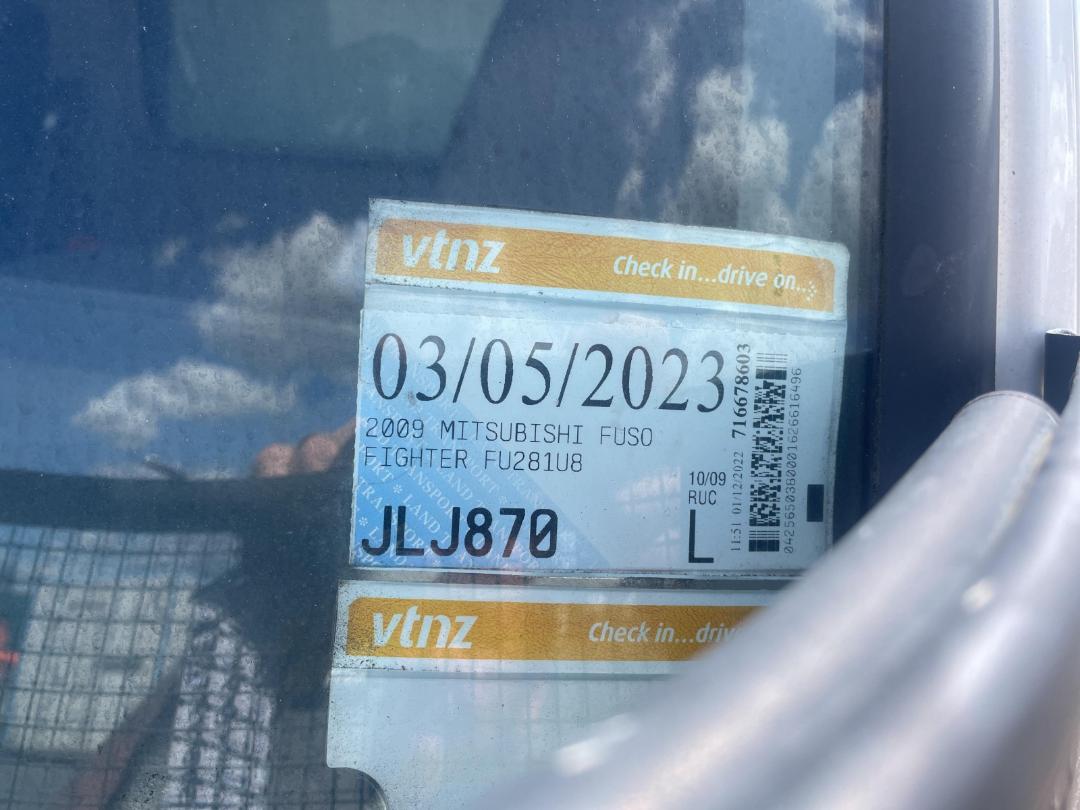 Photo '29' of Mitsubishi Fuso Fighter FU281U8 Curtainsider