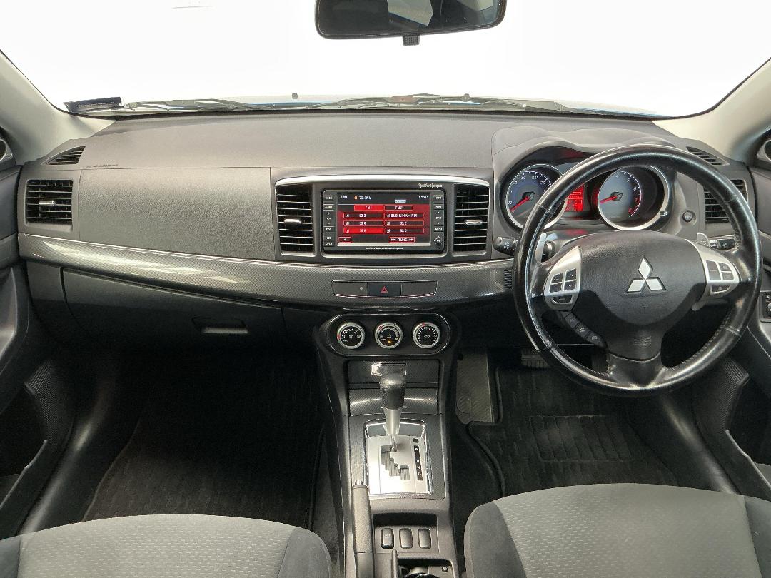 Photo '17' of Mitsubishi Galant Photo '17' of Mitsubishi Galant