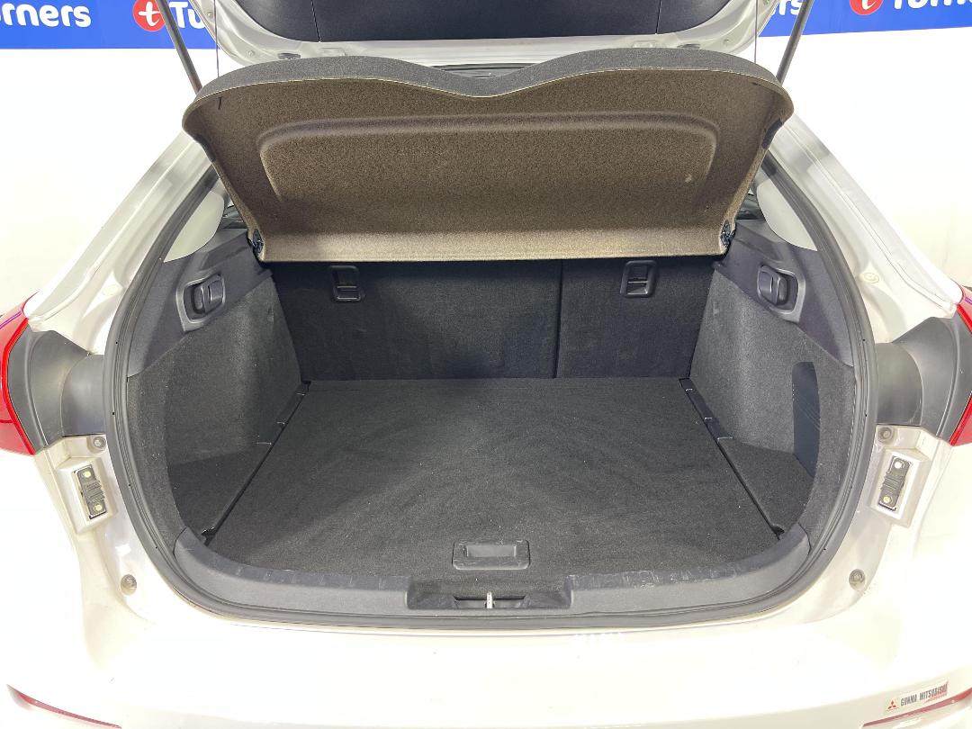 Photo '12' of Mitsubishi Galant Fortus Sportback Photo '12' of Mitsubishi Galant Fortus Sportback