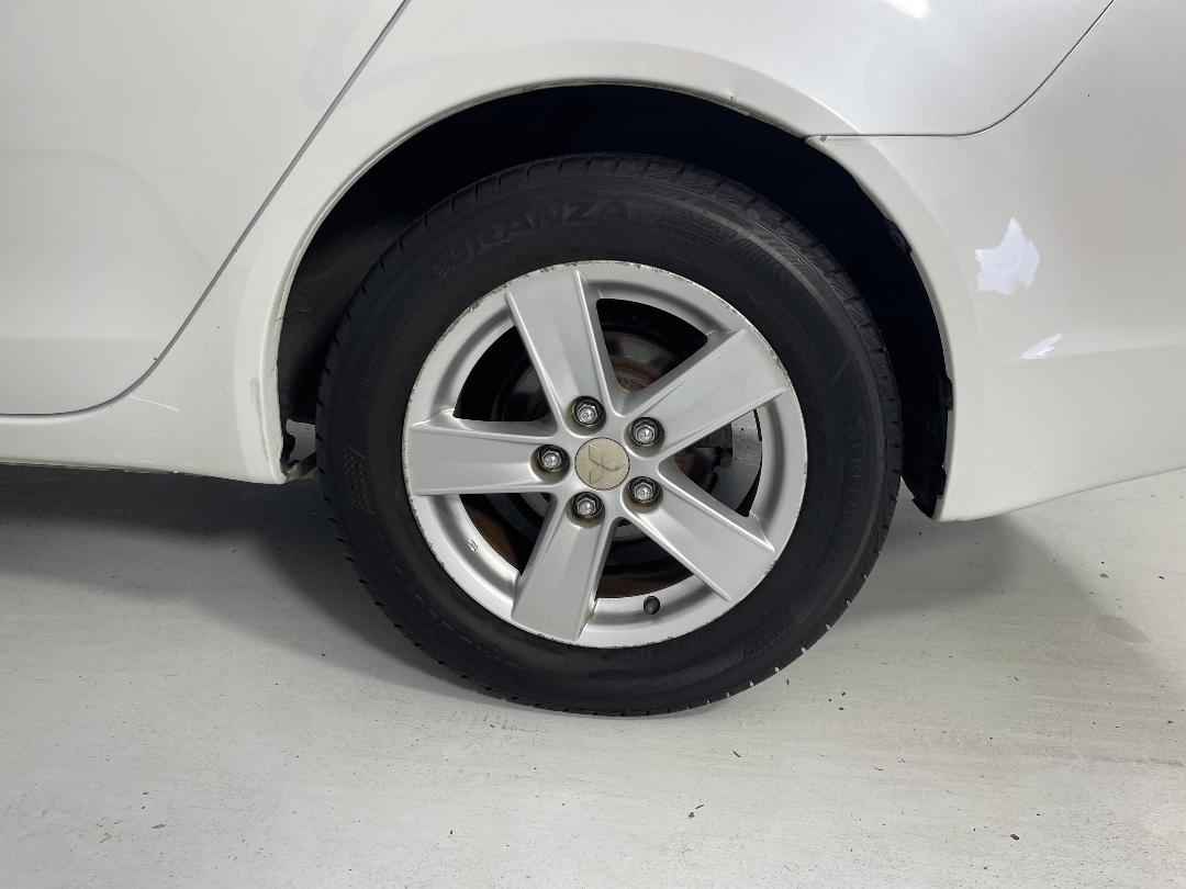 Photo '11' of Mitsubishi Galant Photo '11' of Mitsubishi Galant