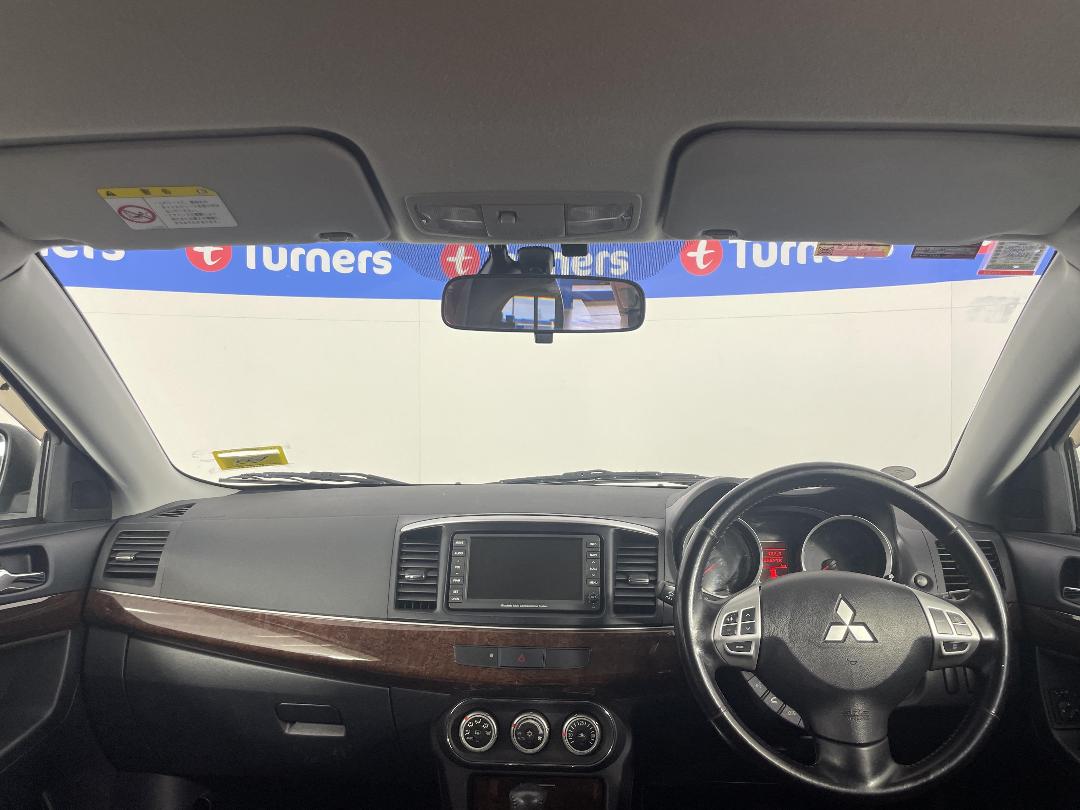 Photo '17' of Mitsubishi Galant Photo '17' of Mitsubishi Galant