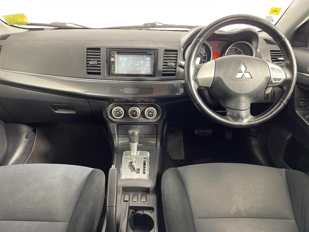 Photo '18' of Mitsubishi Galant