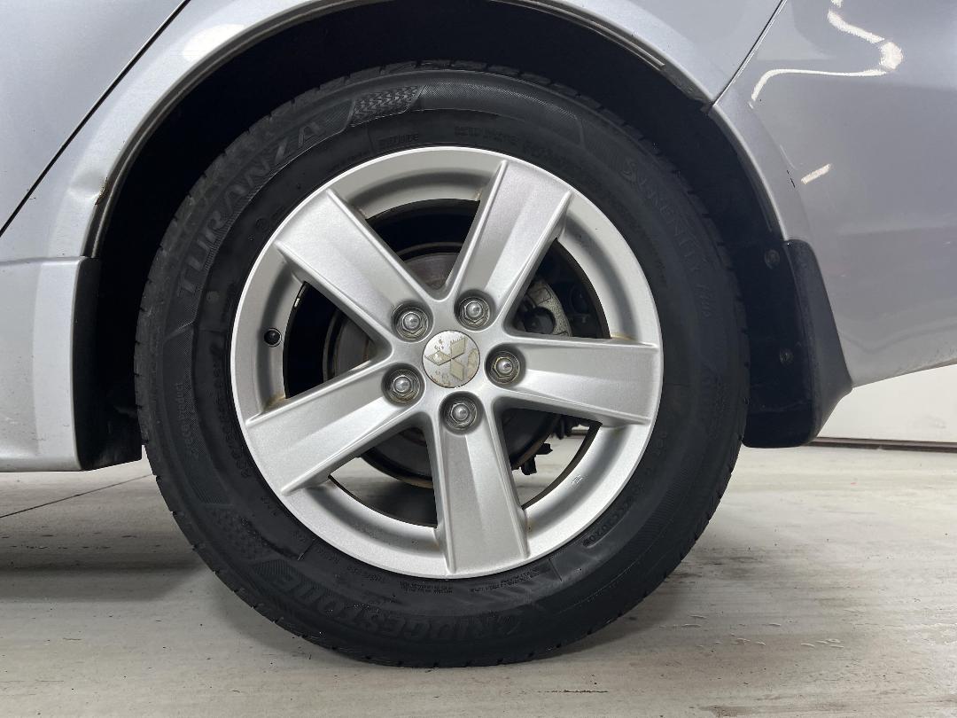 Photo '11' of Mitsubishi Lancer