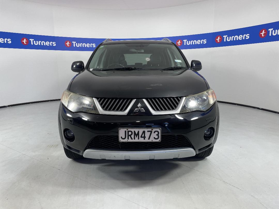 Photo '2' of Mitsubishi Outlander