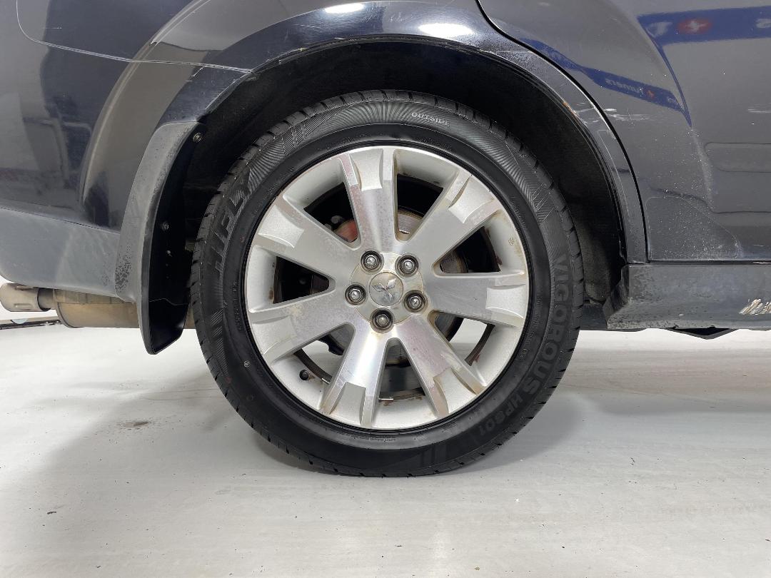 Photo '12' of Mitsubishi Outlander