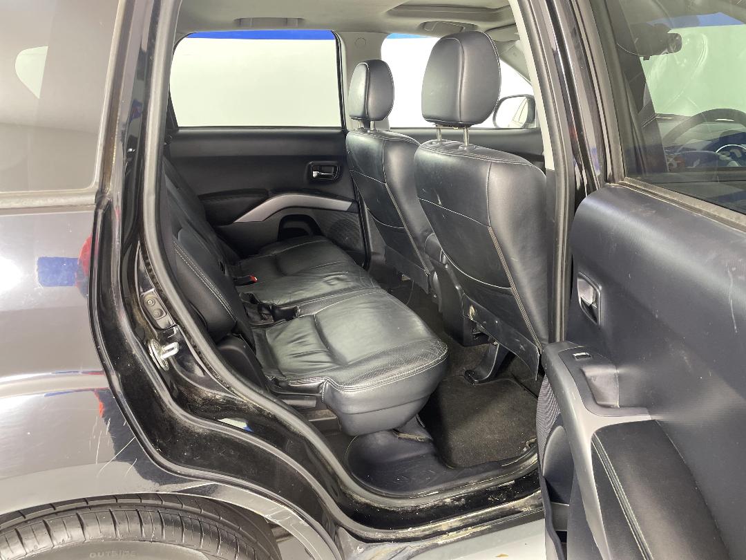 Photo '20' of Mitsubishi Outlander