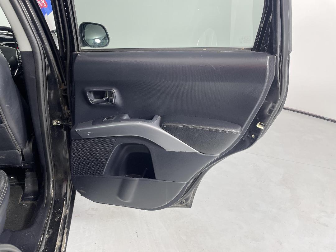 Photo '19' of Mitsubishi Outlander