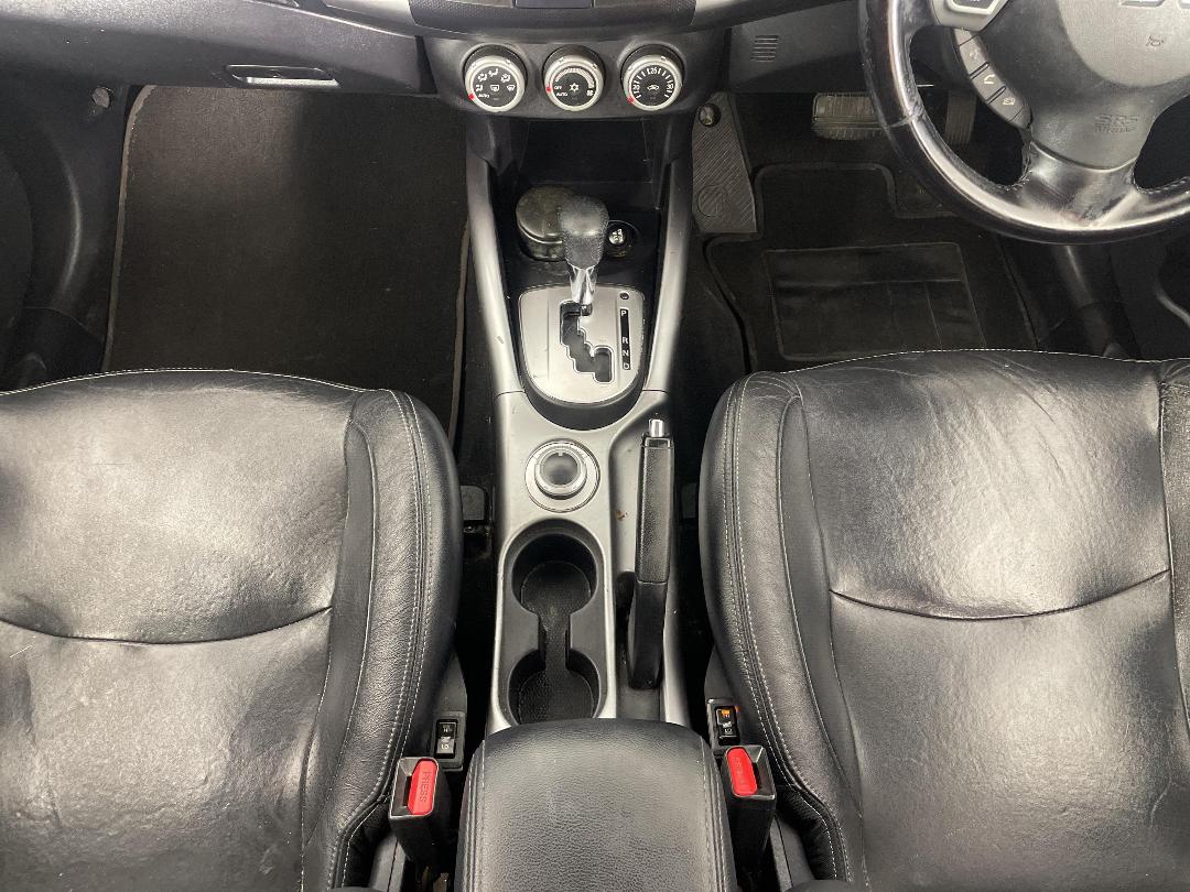 Photo '18' of Mitsubishi Outlander