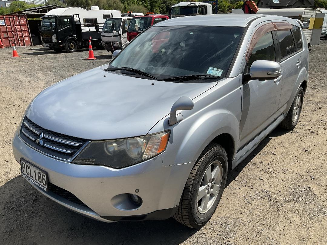 Photo '4' of Mitsubishi Outlander Photo '4' of Mitsubishi Outlander