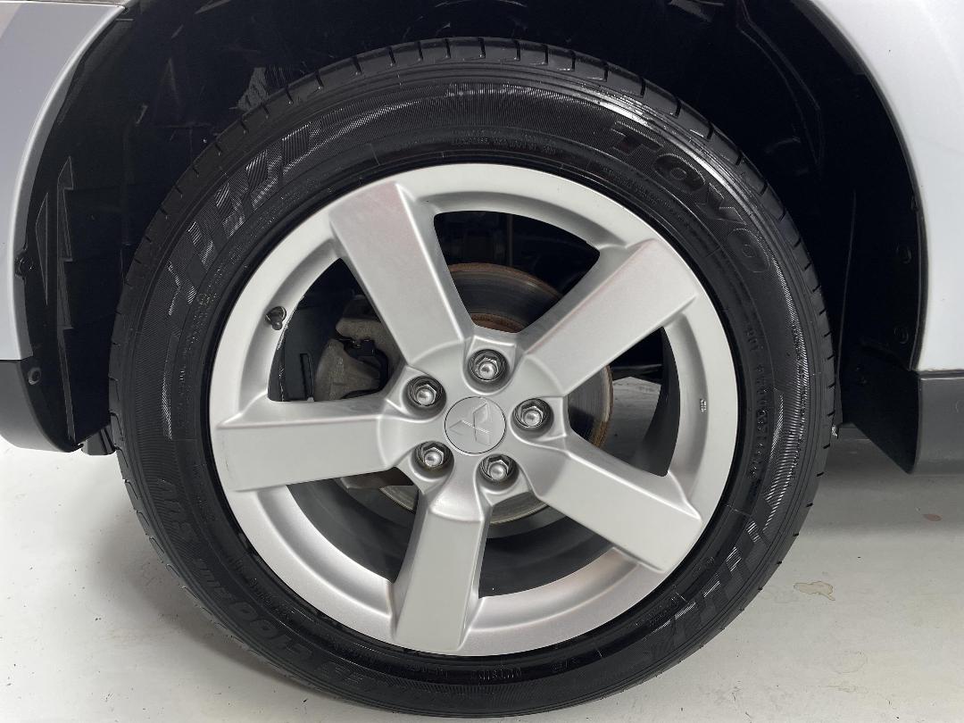 Photo '10' of Mitsubishi Outlander Photo '10' of Mitsubishi Outlander