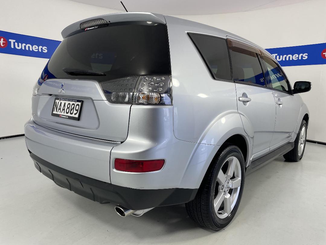 Photo '7' of Mitsubishi Outlander Photo '7' of Mitsubishi Outlander