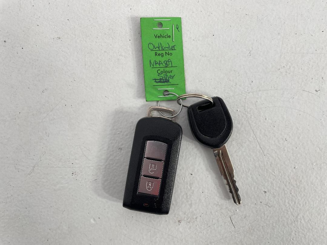 Photo '22' of Mitsubishi Outlander Photo '22' of Mitsubishi Outlander