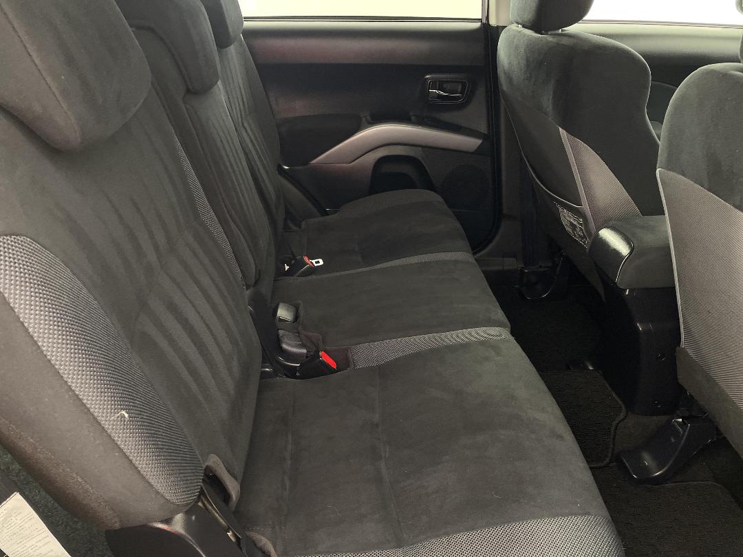 Photo '20' of Mitsubishi Outlander Photo '20' of Mitsubishi Outlander