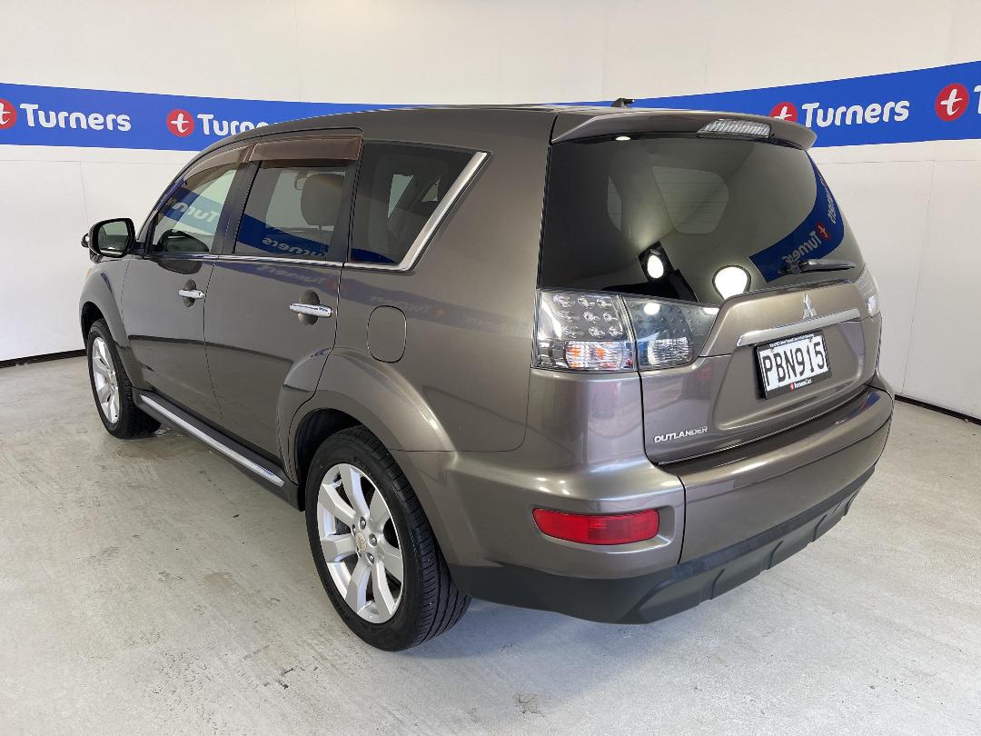 Photo '5' of Mitsubishi Outlander