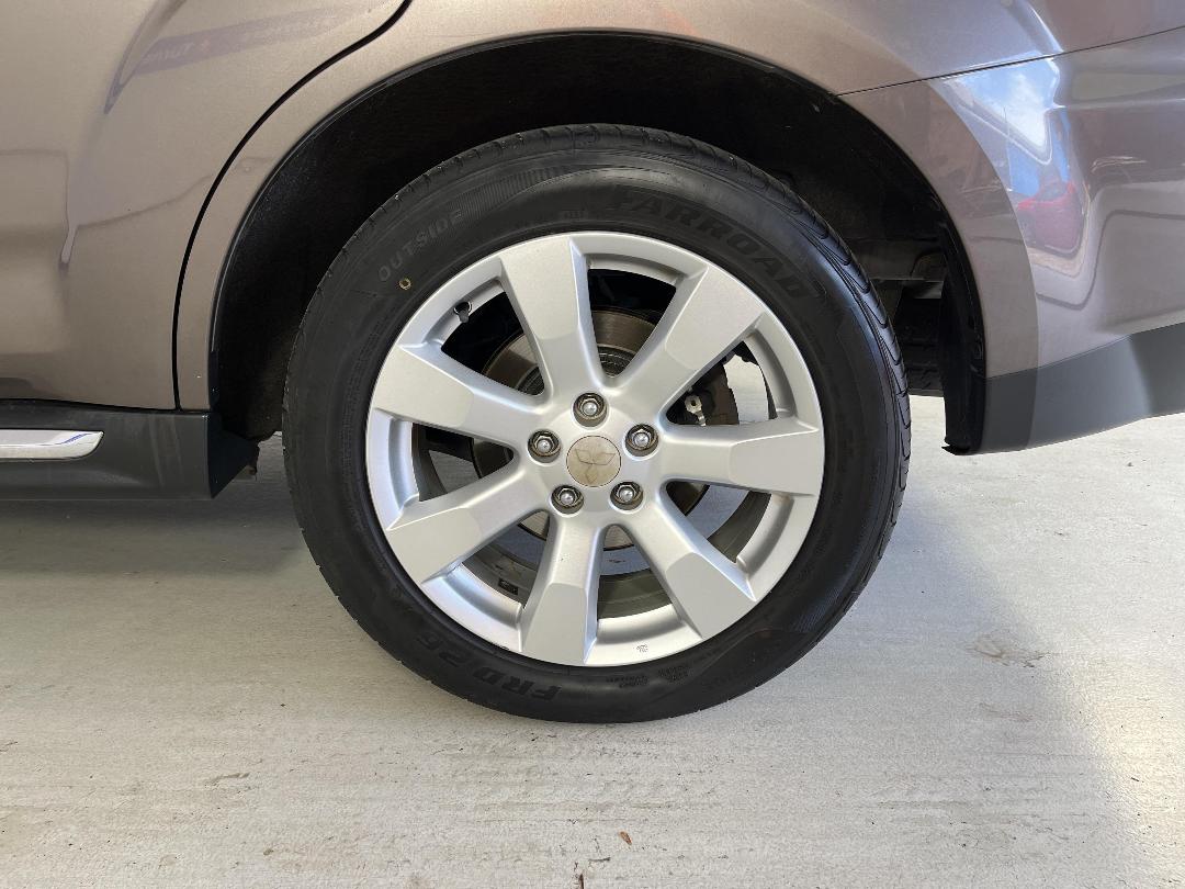 Photo '11' of Mitsubishi Outlander