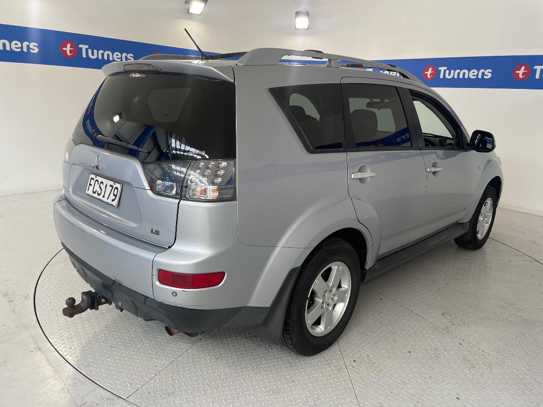 Photo '7' of Mitsubishi Outlander Photo '7' of Mitsubishi Outlander