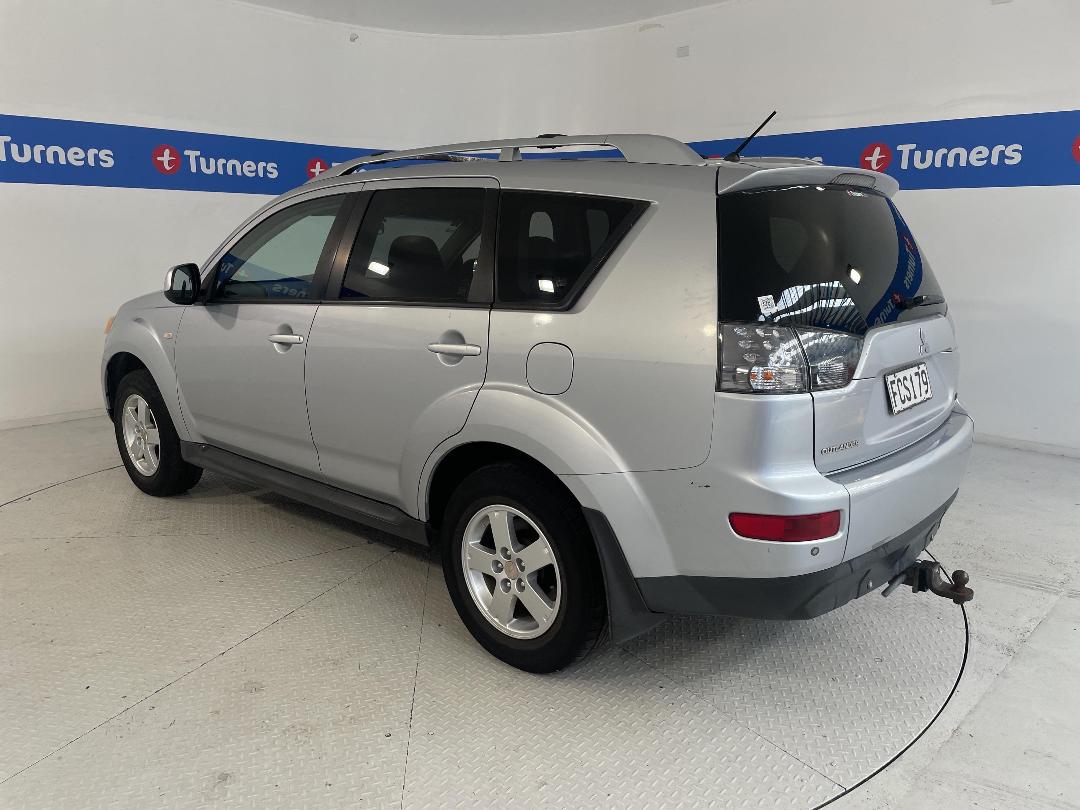 Photo '5' of Mitsubishi Outlander Photo '5' of Mitsubishi Outlander