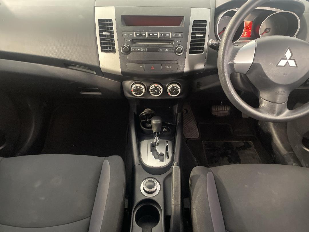 Photo '18' of Mitsubishi Outlander Photo '18' of Mitsubishi Outlander