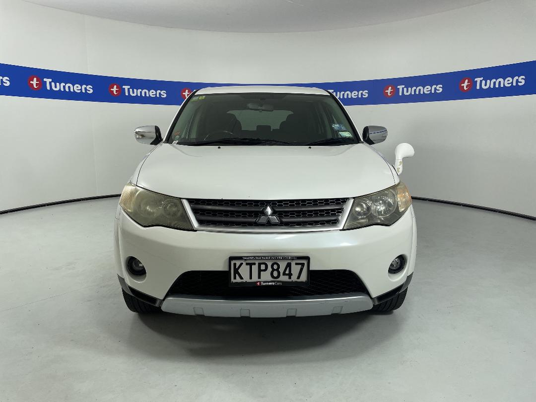 Photo '2' of Mitsubishi Outlander Photo '2' of Mitsubishi Outlander