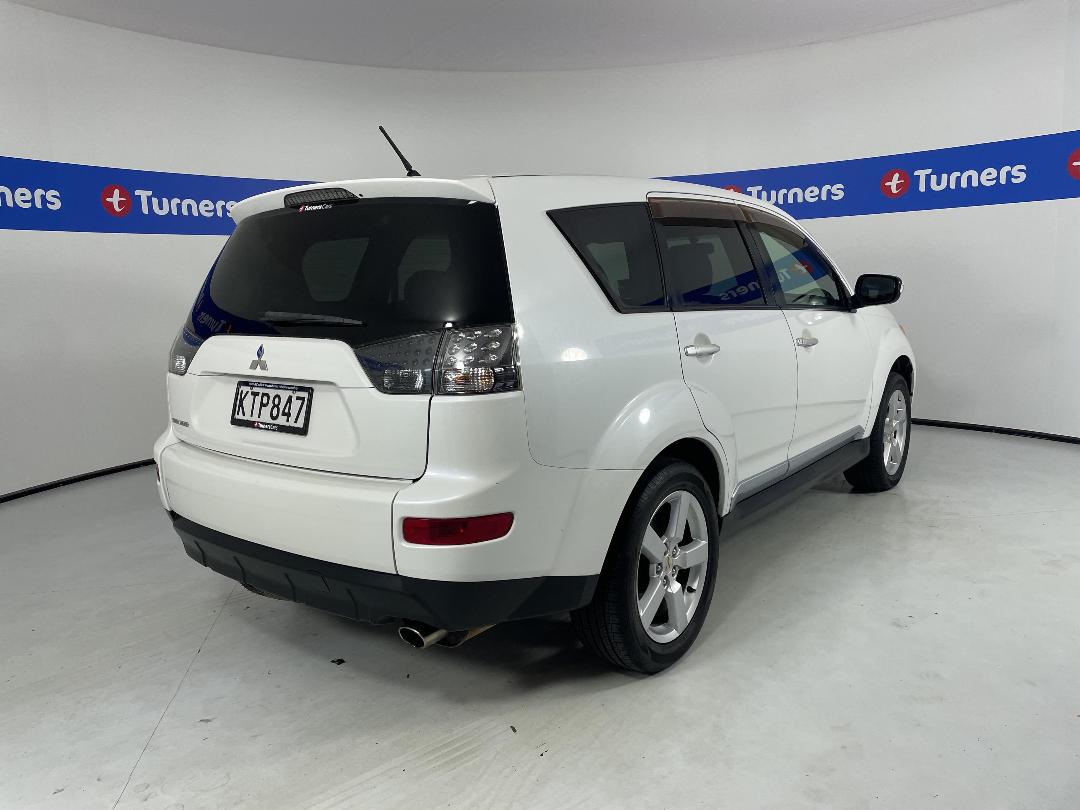 Photo '7' of Mitsubishi Outlander Photo '7' of Mitsubishi Outlander