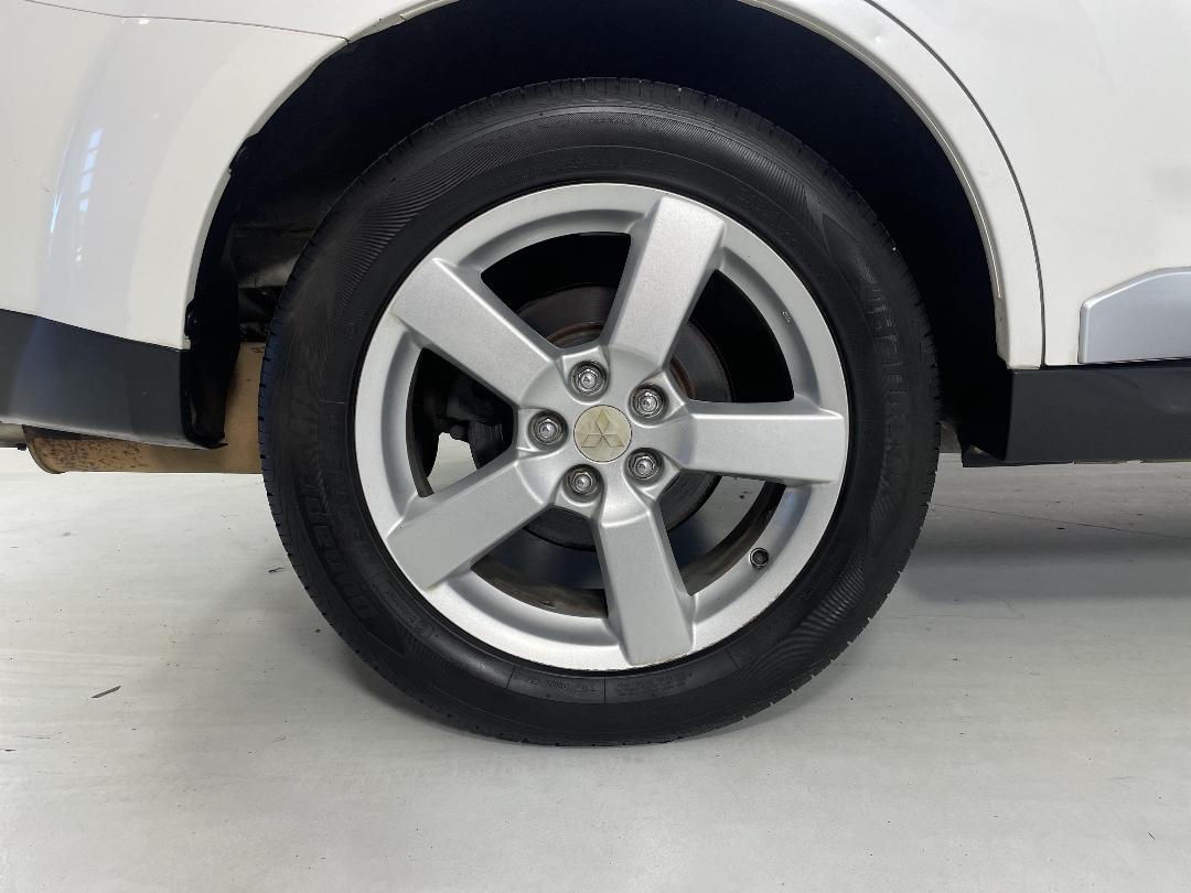 Photo '12' of Mitsubishi Outlander Photo '12' of Mitsubishi Outlander