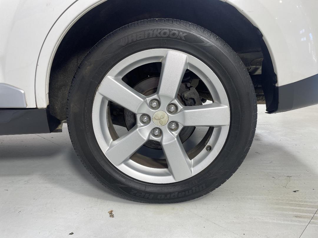 Photo '11' of Mitsubishi Outlander Photo '11' of Mitsubishi Outlander