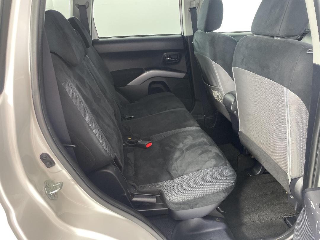 Photo '20' of Mitsubishi Outlander Photo '20' of Mitsubishi Outlander