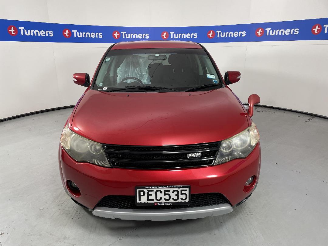 Photo '2' of Mitsubishi Outlander