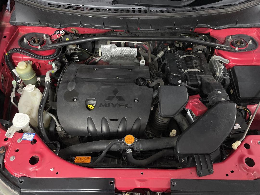 Photo '13' of Mitsubishi Outlander