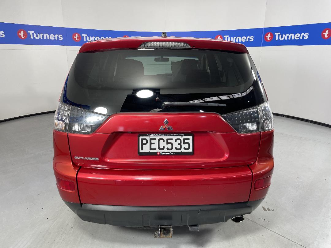 Photo '6' of Mitsubishi Outlander