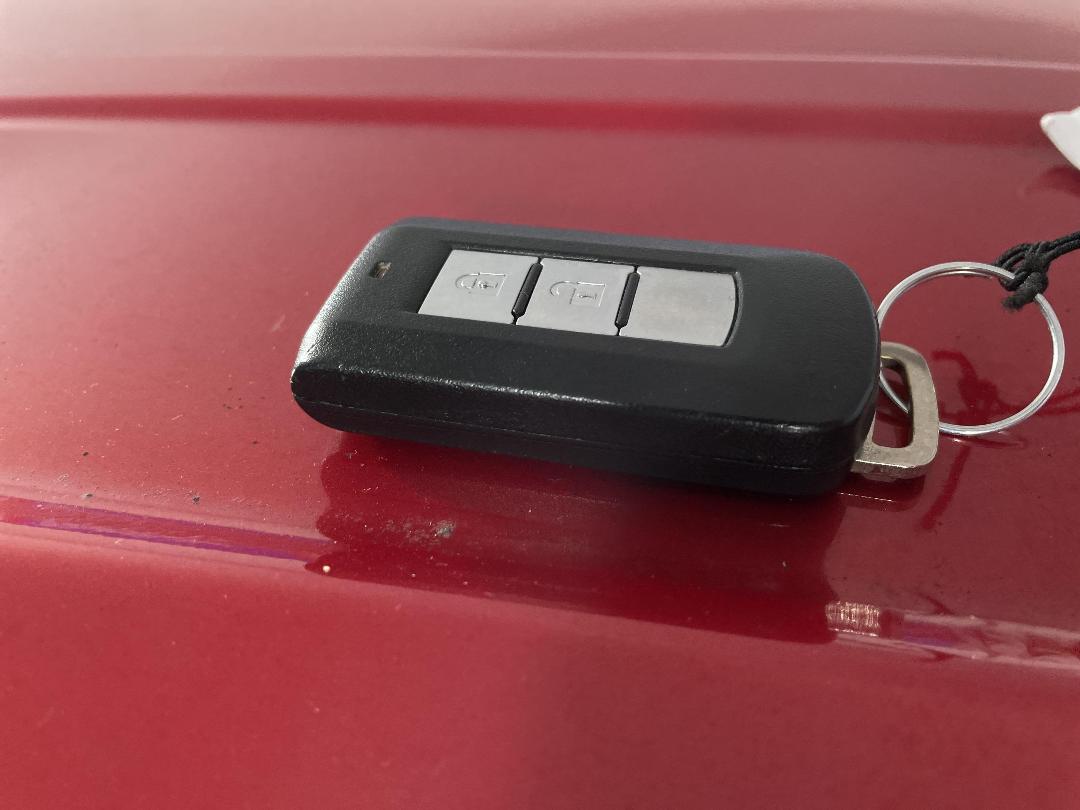 Photo '22' of Mitsubishi Outlander