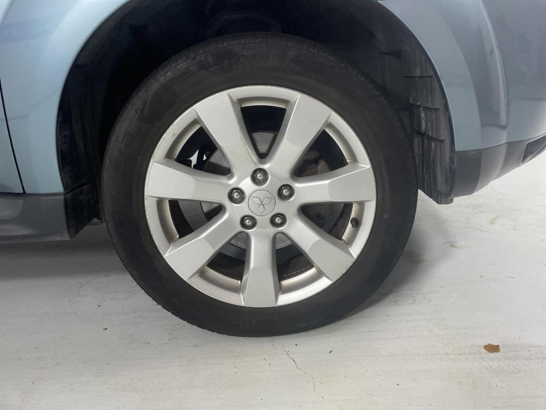 Photo '9' of Mitsubishi Outlander Photo '9' of Mitsubishi Outlander