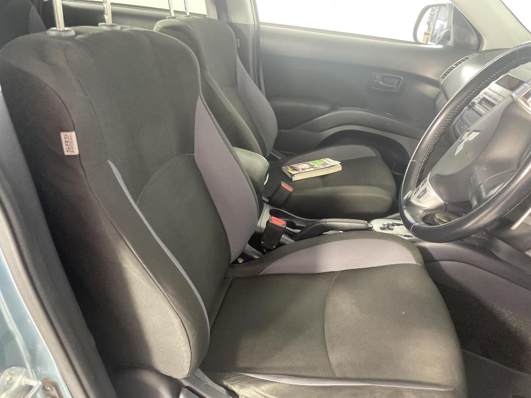 Photo '16' of Mitsubishi Outlander Photo '16' of Mitsubishi Outlander