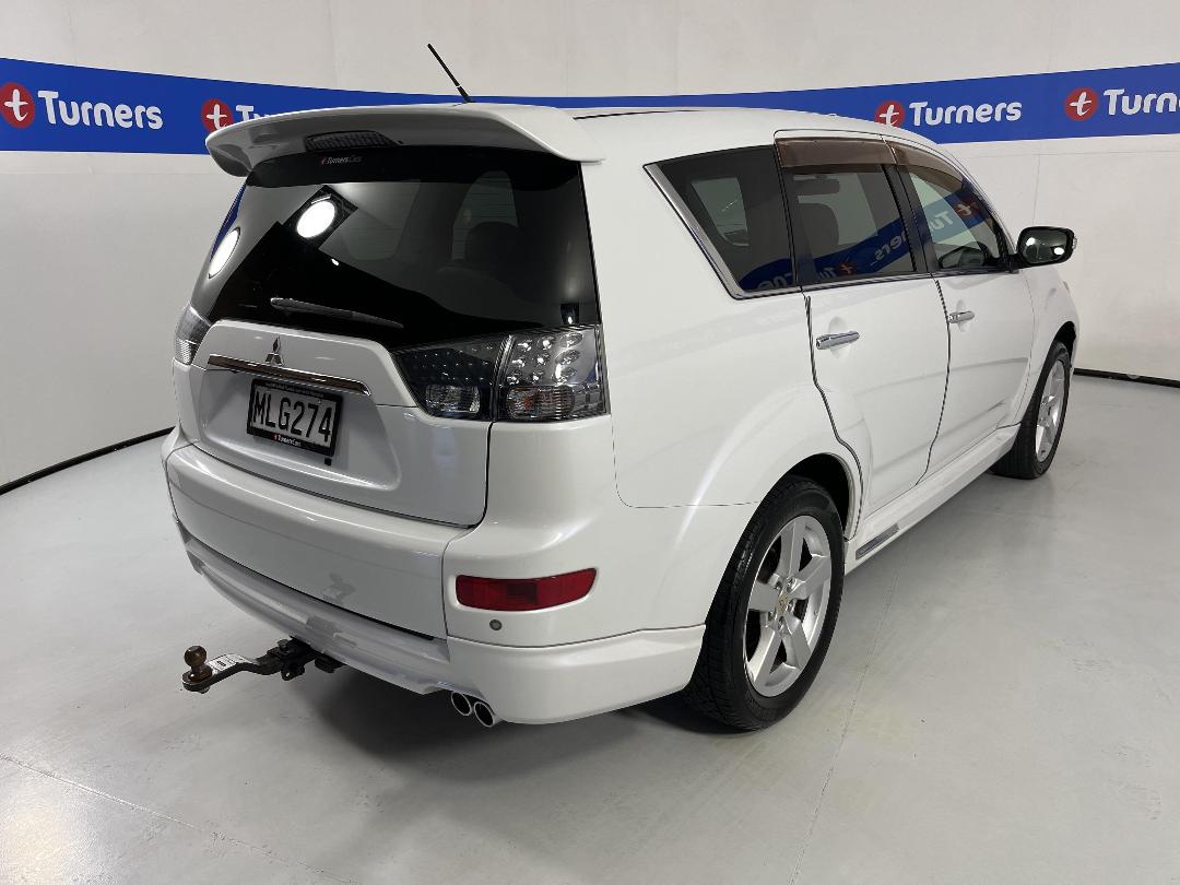 Photo '7' of Mitsubishi Outlander