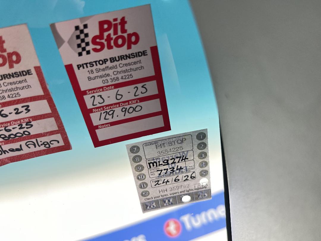 Photo '23' of Mitsubishi Outlander