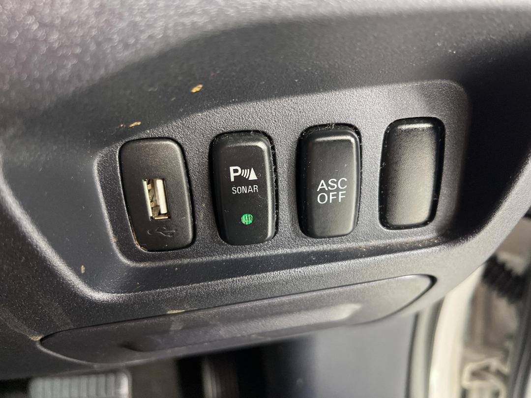 Photo '28' of Mitsubishi Outlander