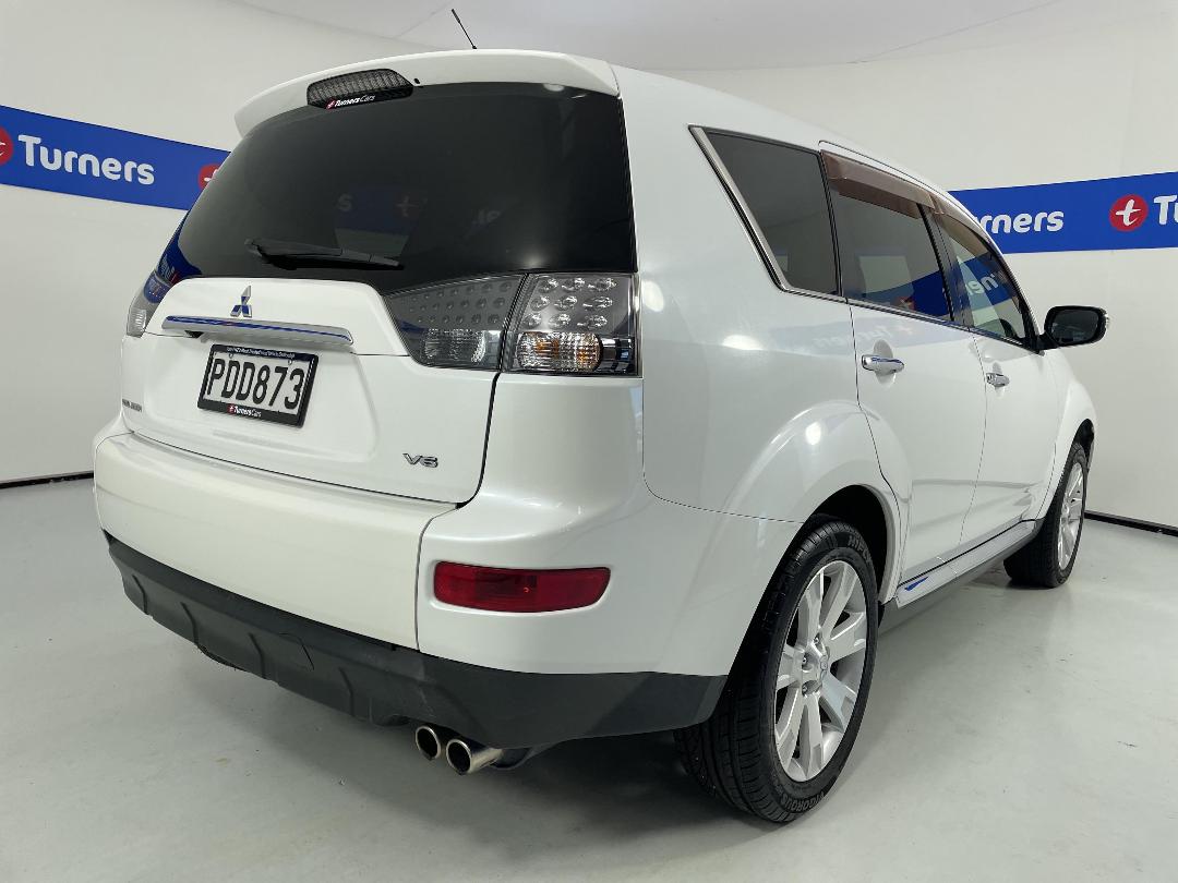 Photo '7' of Mitsubishi Outlander