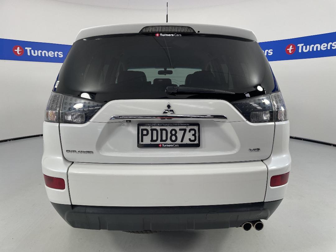 Photo '6' of Mitsubishi Outlander