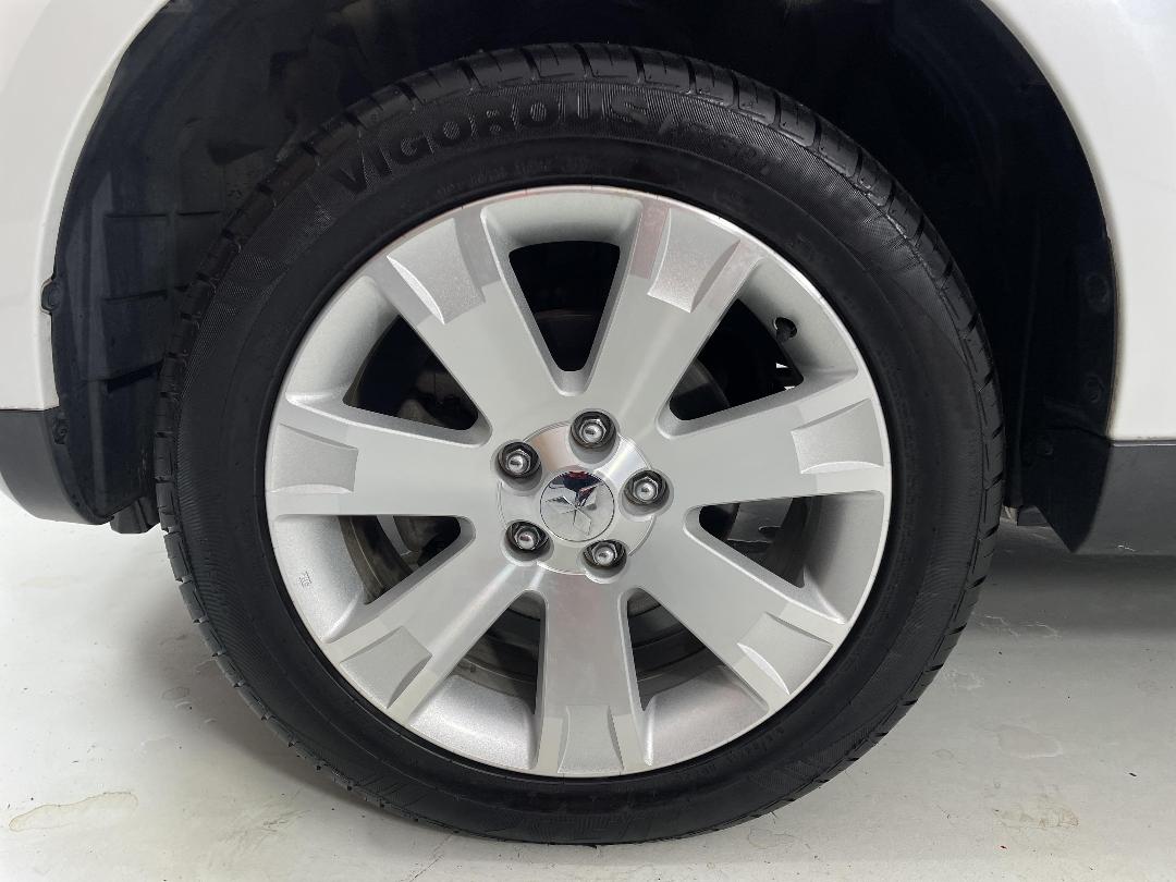 Photo '10' of Mitsubishi Outlander