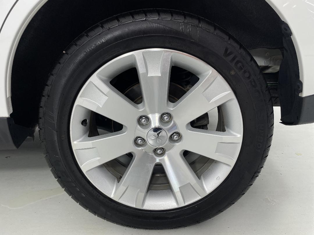 Photo '11' of Mitsubishi Outlander