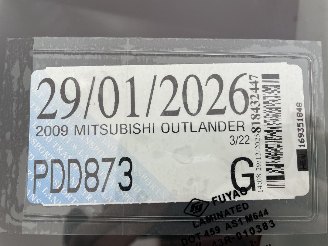 Photo '28' of Mitsubishi Outlander