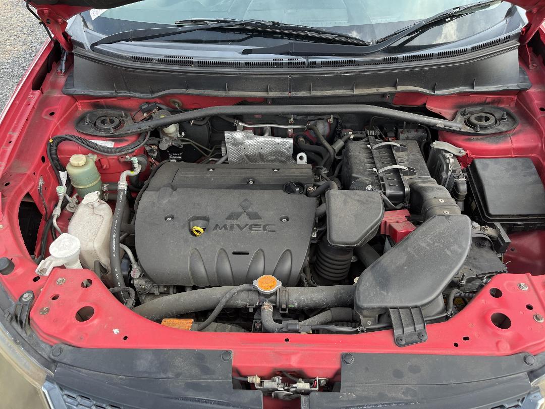 Photo '11' of Mitsubishi Outlander