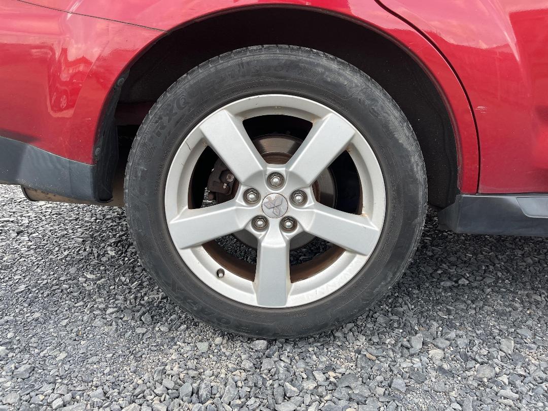 Photo '10' of Mitsubishi Outlander